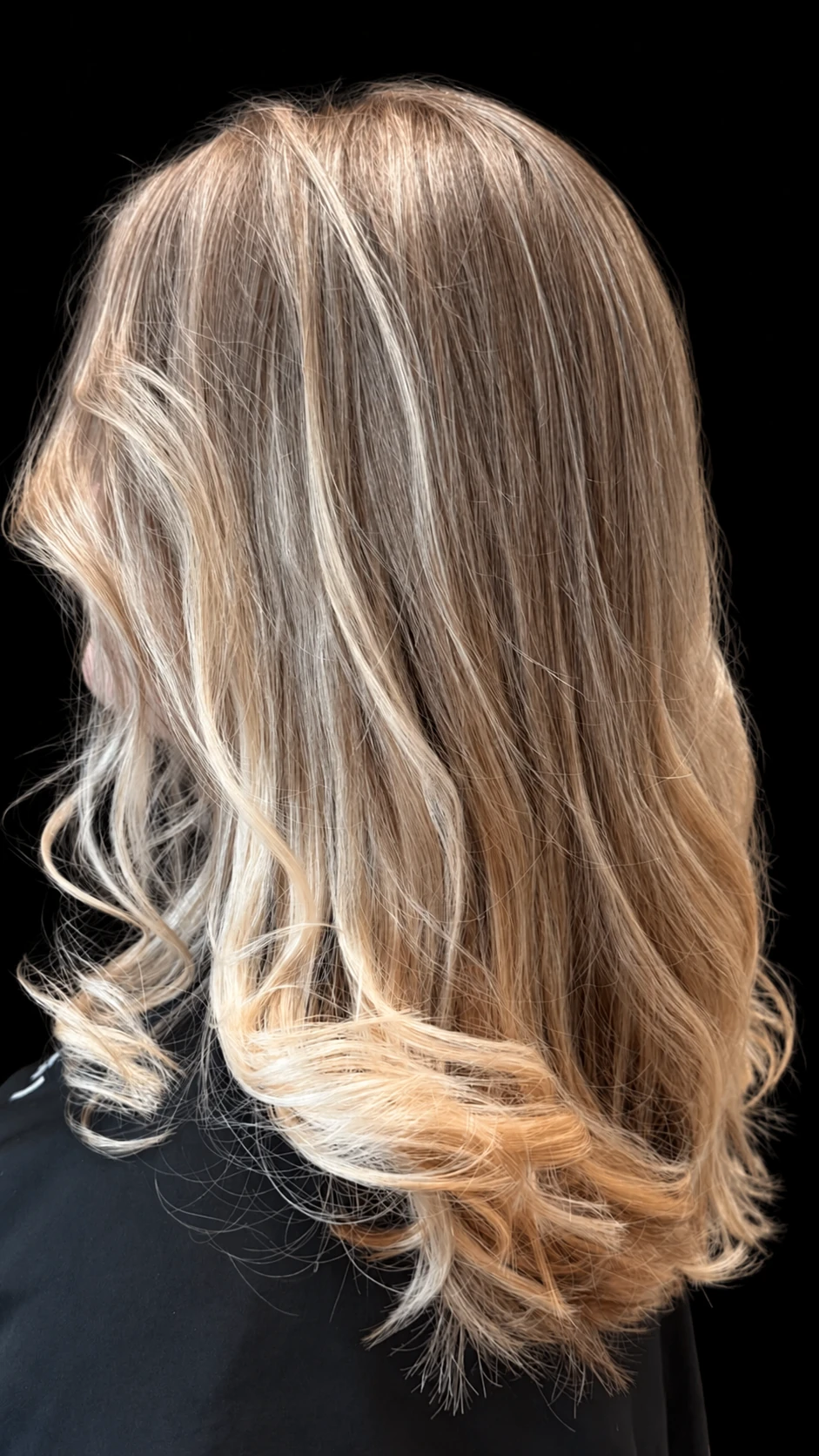 Viktoria Dudar · Blonde Highlights · Lockenstyling