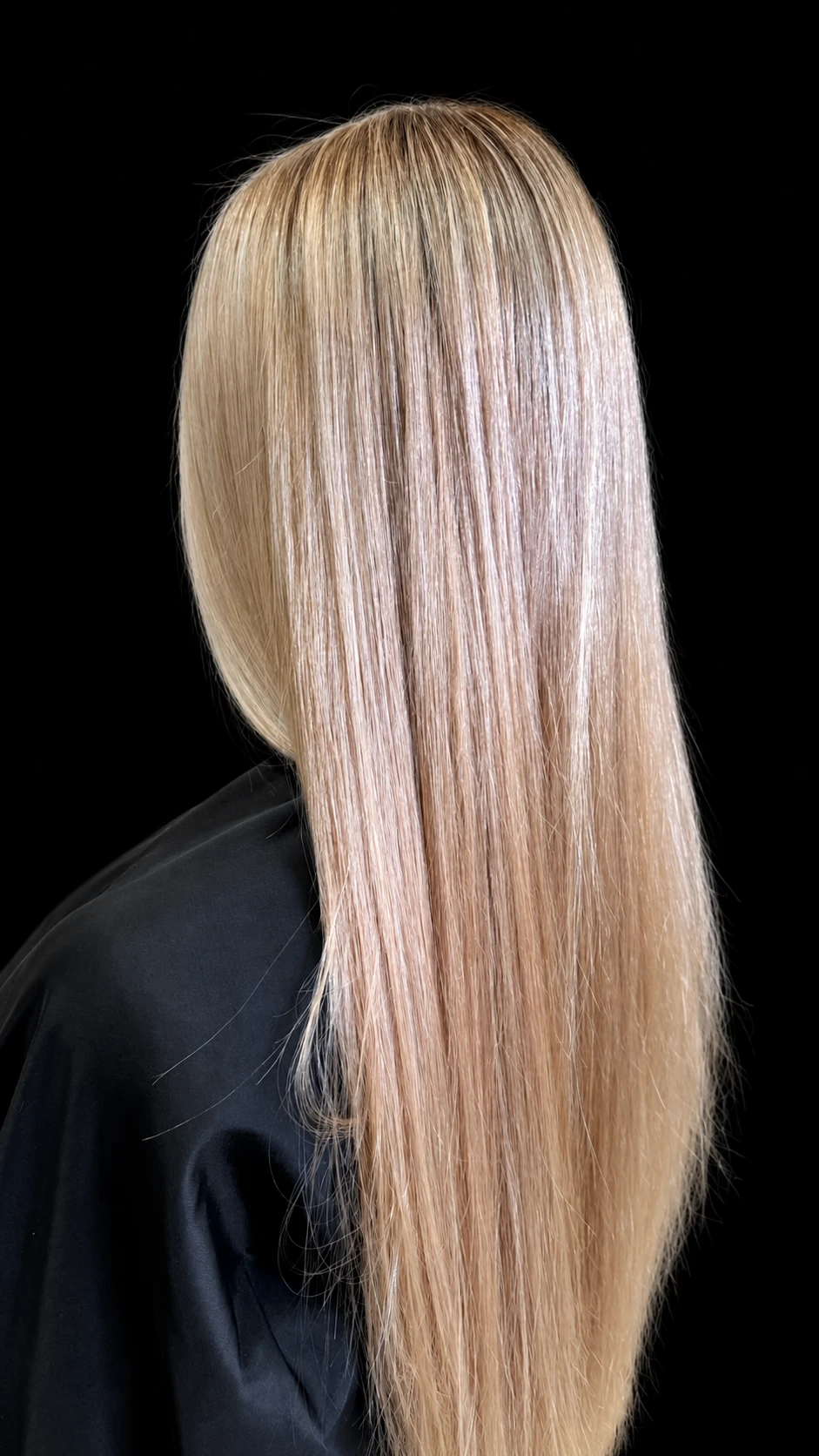 Viktoria Dudar · Langes Blond · Feine Farbnuancen